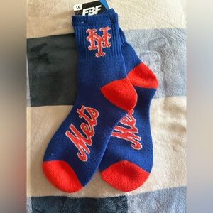 NY Mets socks Size large fits men’s shoe size 10-13